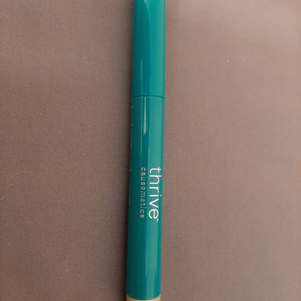 Thrive causemetics brilliant eye brightener